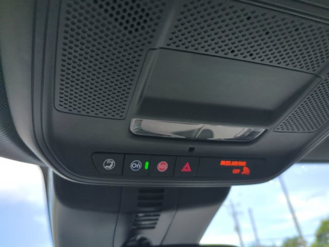 Used 2025 Chevrolet Traverse LT FWD image 24