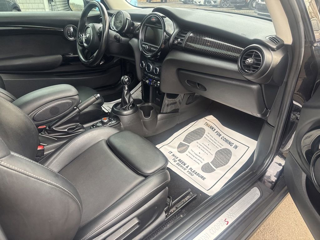Used 2018 MINI Cooper S image 34