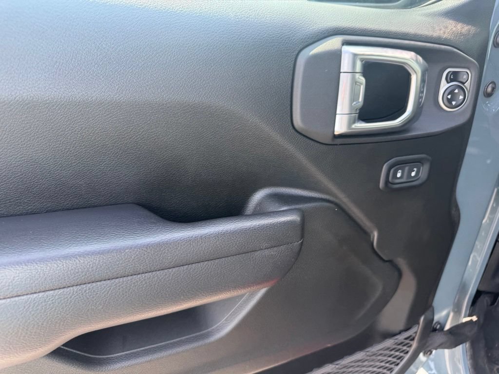 Used 2024 Jeep Gladiator Sport AWD/4WD image 5