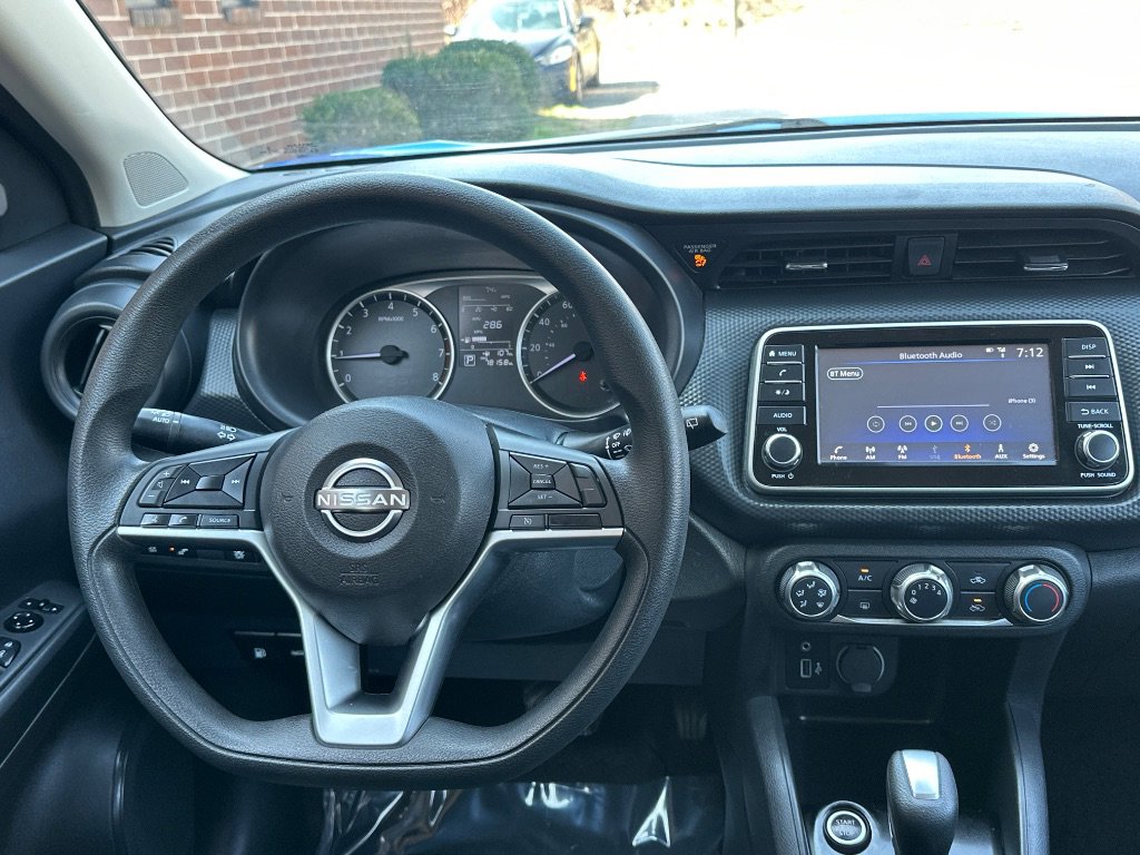 Used 2022 Nissan Kicks S image 27