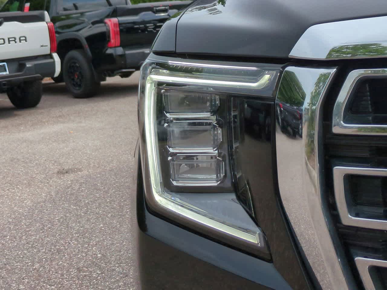 Used 2021 GMC Yukon SLT w/ SLT Premium Package AWD/4WD image 19