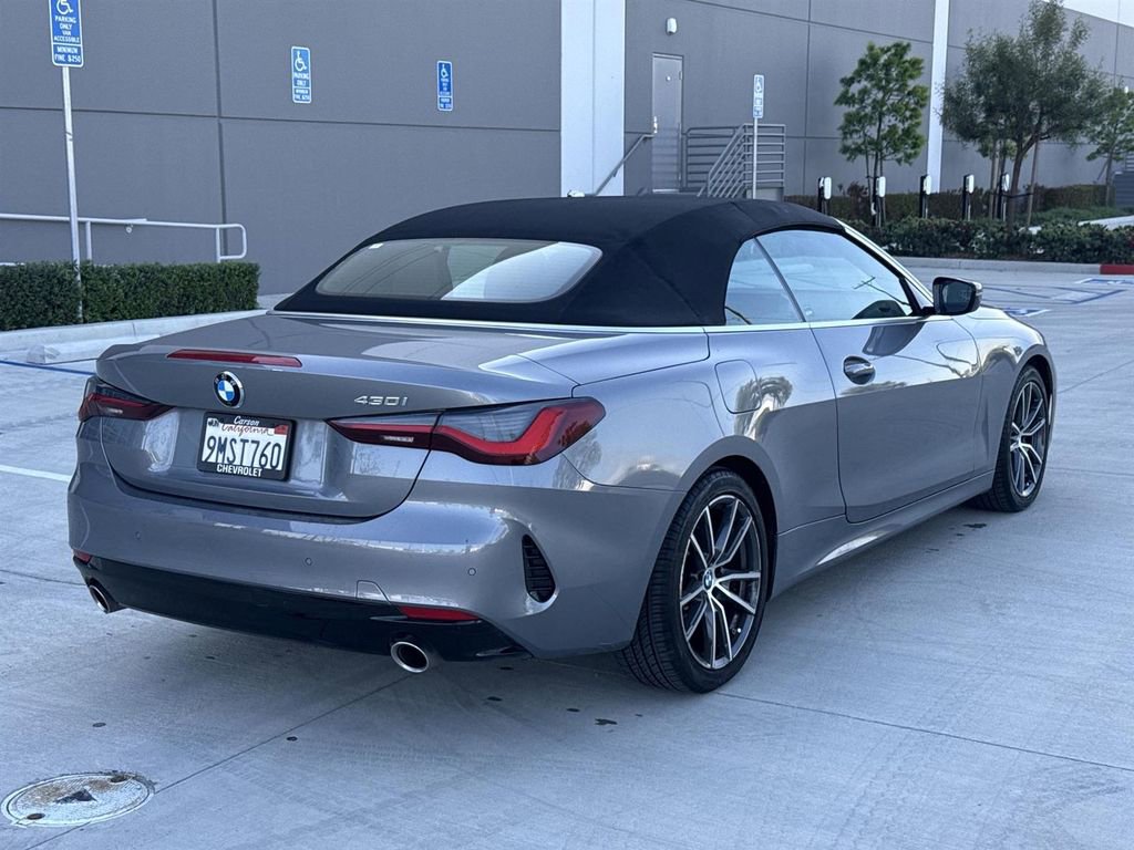 Used 2025 BMW 430i Convertible image 3