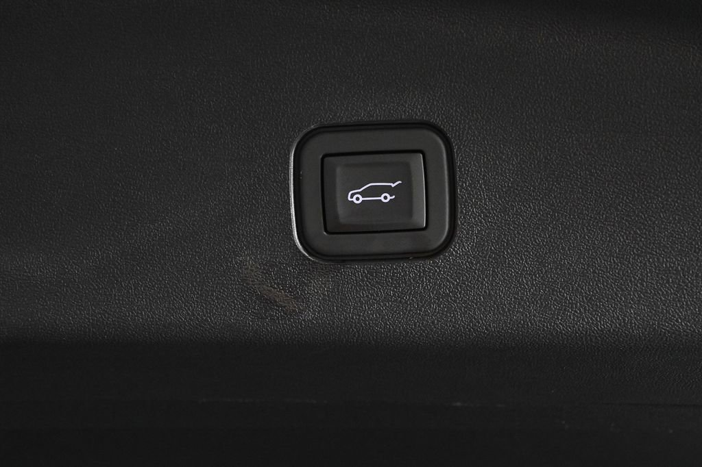 New 2026 Cadillac Vistiq Premium Luxury w/ LPO, Floor Liner Package image 33