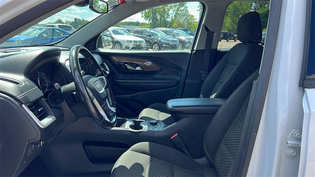 Used 2020 GMC Terrain SLE image 9