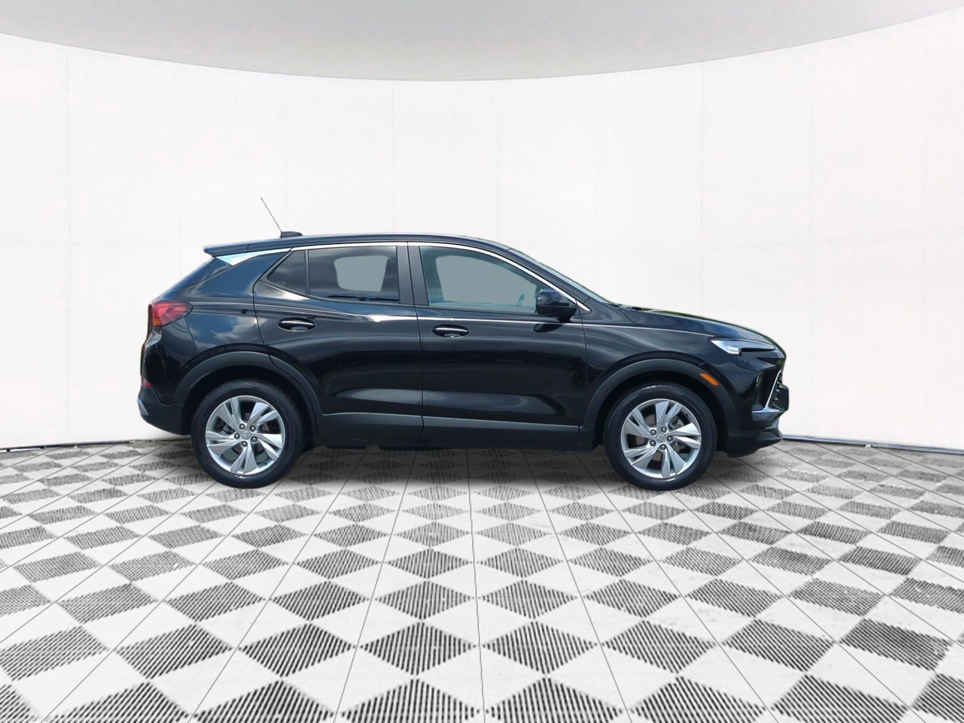 Used 2024 Buick Encore GX Preferred w/ Comfort Package FWD image 7