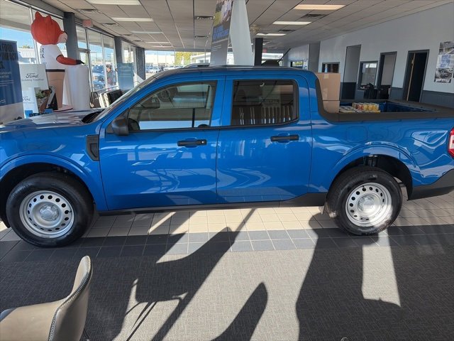 New 2025 Ford Maverick XL w/ Equipment Group 101A image 3
