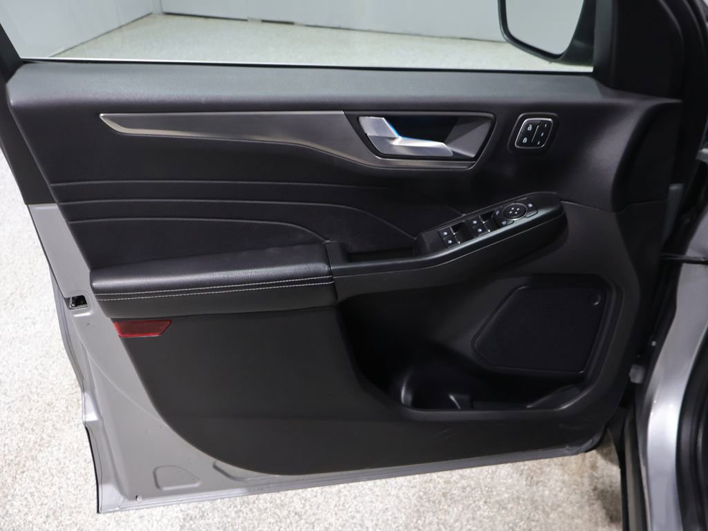 Used 2022 Ford Escape Titanium image 13