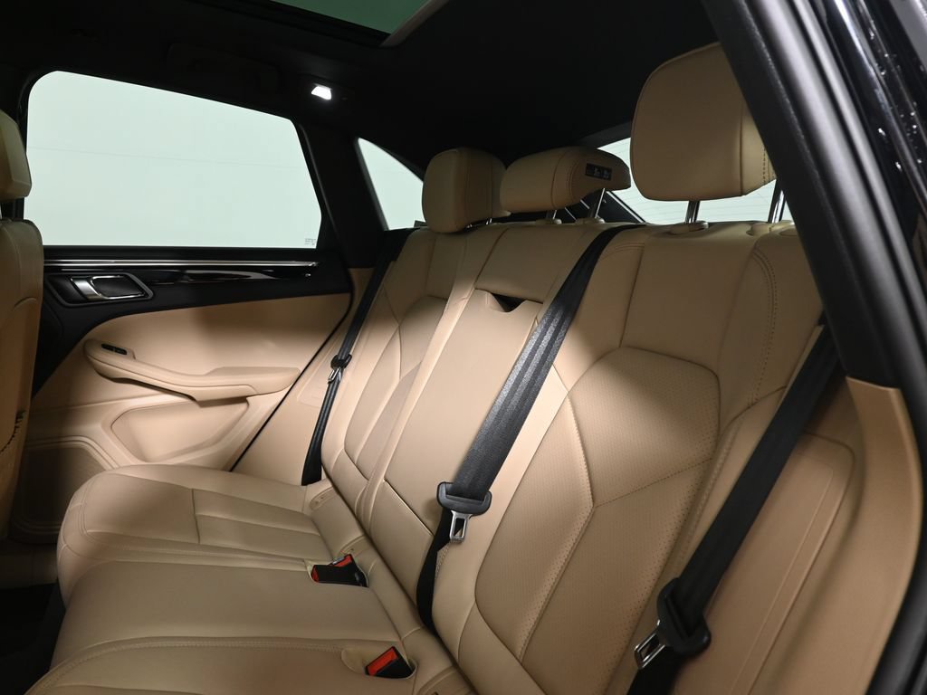 New 2026 Porsche Macan AWD/4WD image 37