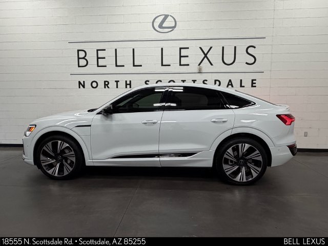 Used 2024 Audi Q8 e-tron Prestige w/ Prestige Package AWD/4WD image 8