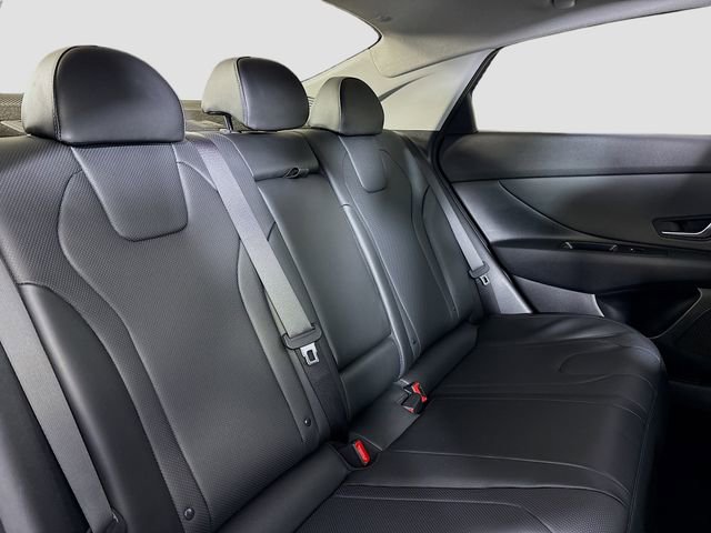 Used 2023 Hyundai Elantra Limited image 28