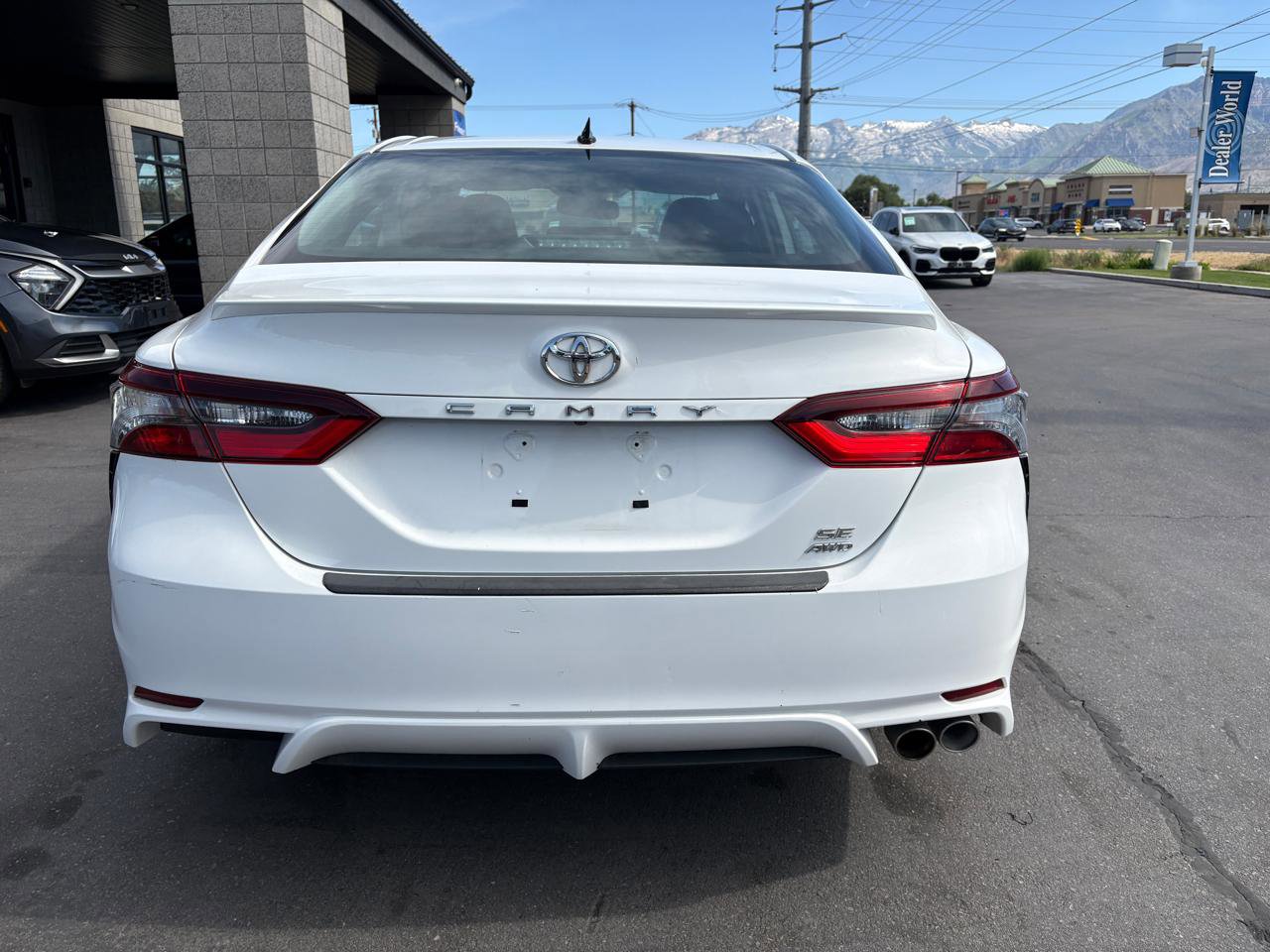 Used 2022 Toyota Camry SE w/ Convenience Package AWD/4WD image 7