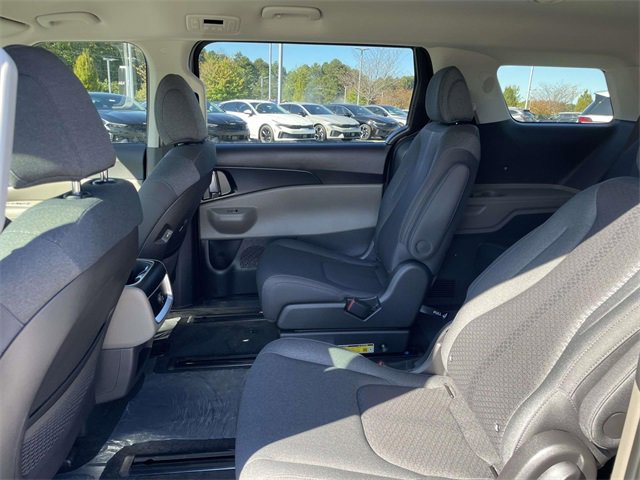 New 2026 Kia Carnival LX image 21