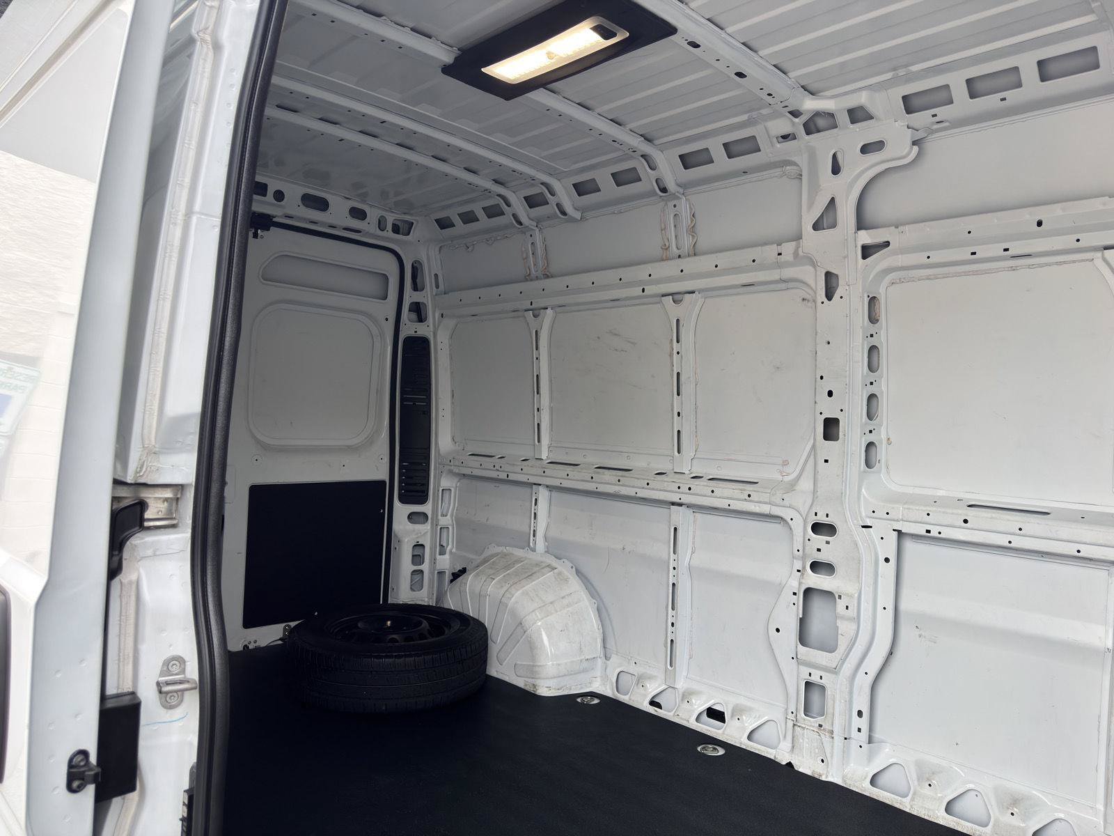 Used 2025 RAM ProMaster 2500 w/ Convenience Group FWD image 22