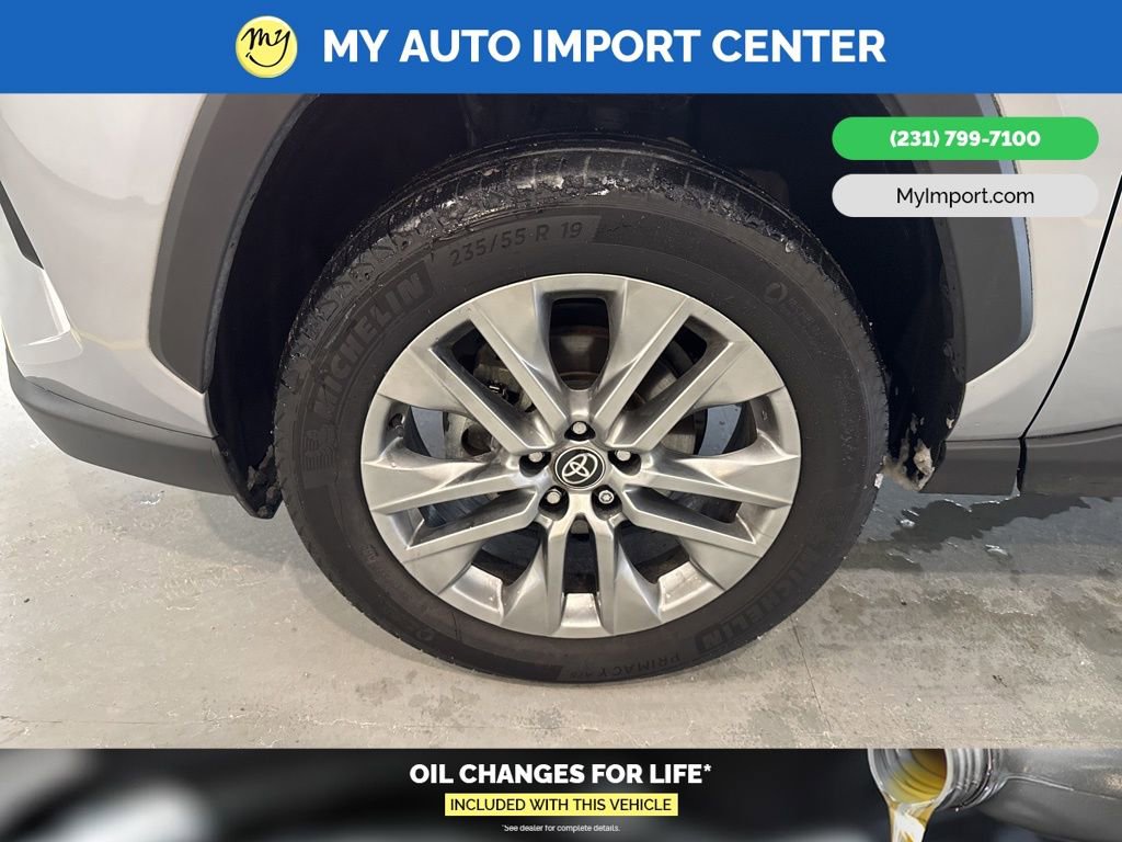 Used 2024 Toyota RAV4 Limited w/ Advanced Technology Package image 9