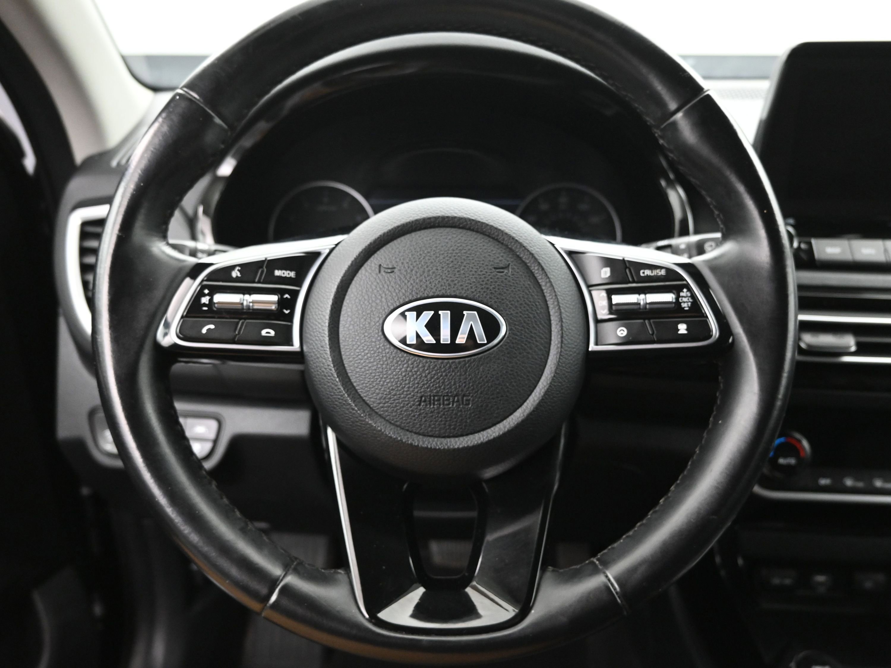 Used 2021 Kia Seltos SX w/ SX Sunroof Package image 13