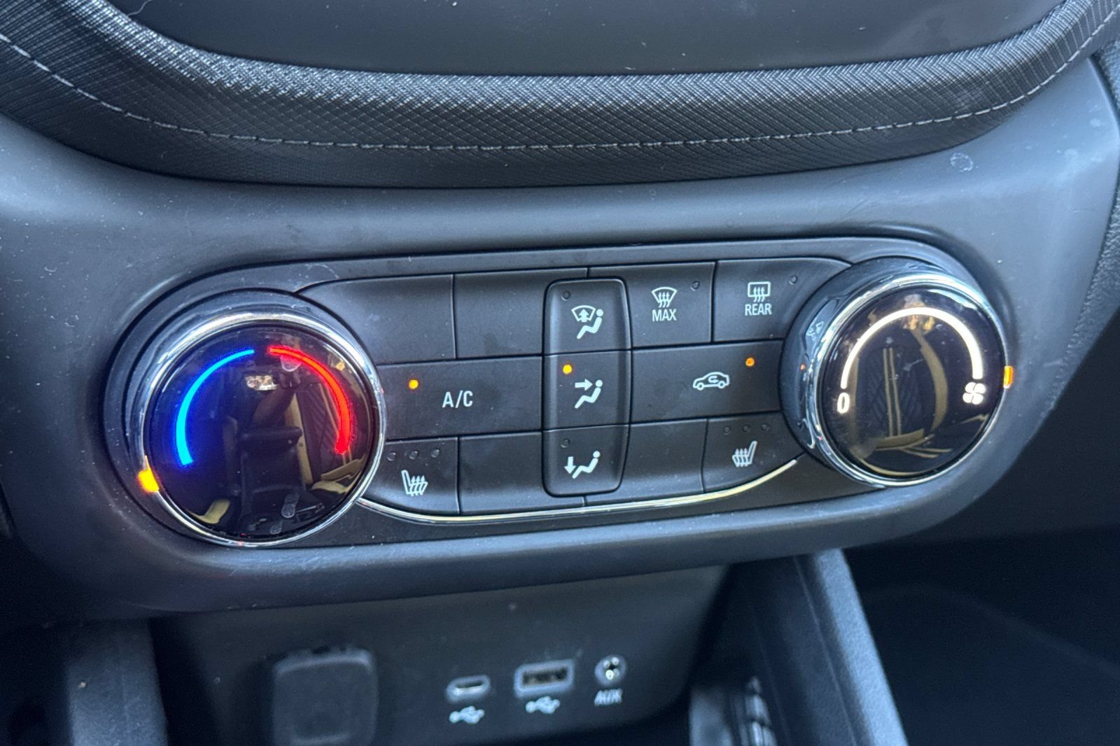 Used 2023 Chevrolet TrailBlazer LT FWD image 30