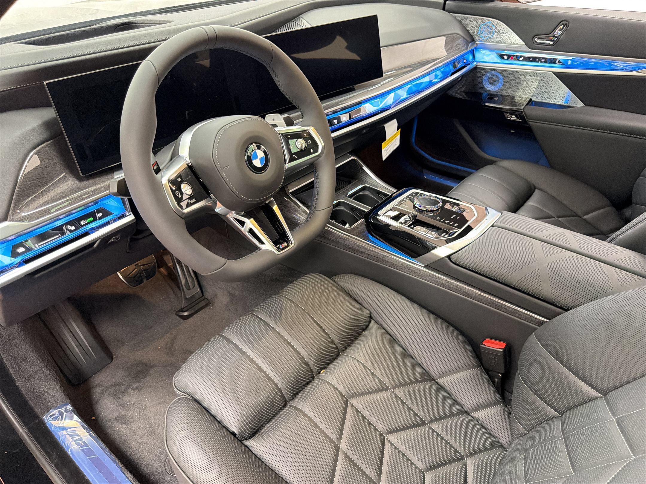 New 2026 BMW 760i xDrive w/ Executive Package AWD/4WD image 4