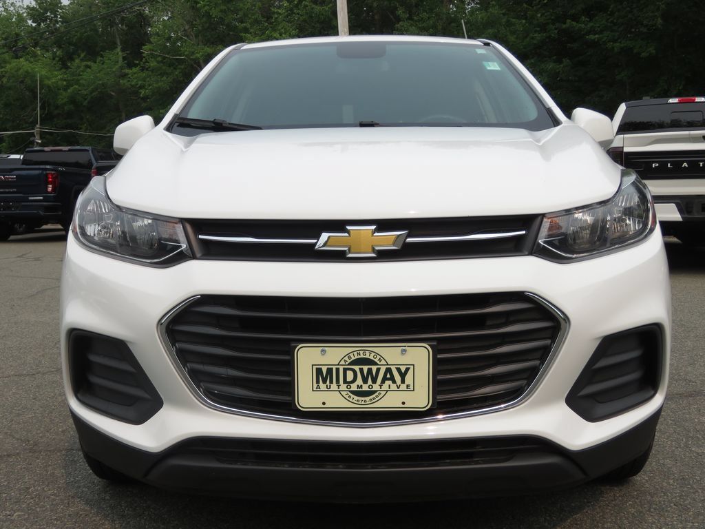 Used 2022 Chevrolet Trax LS w/ Tint and Cruise Package AWD/4WD image 2