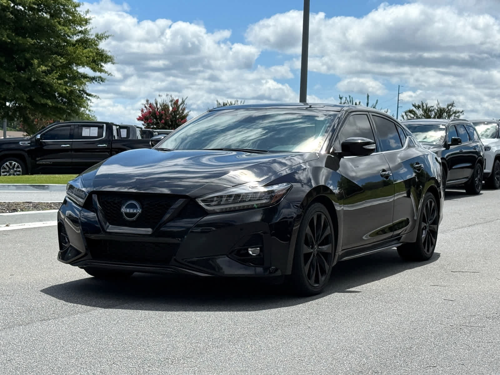 Used 2023 Nissan Maxima SR w/ Sport Mat Group FWD video 1