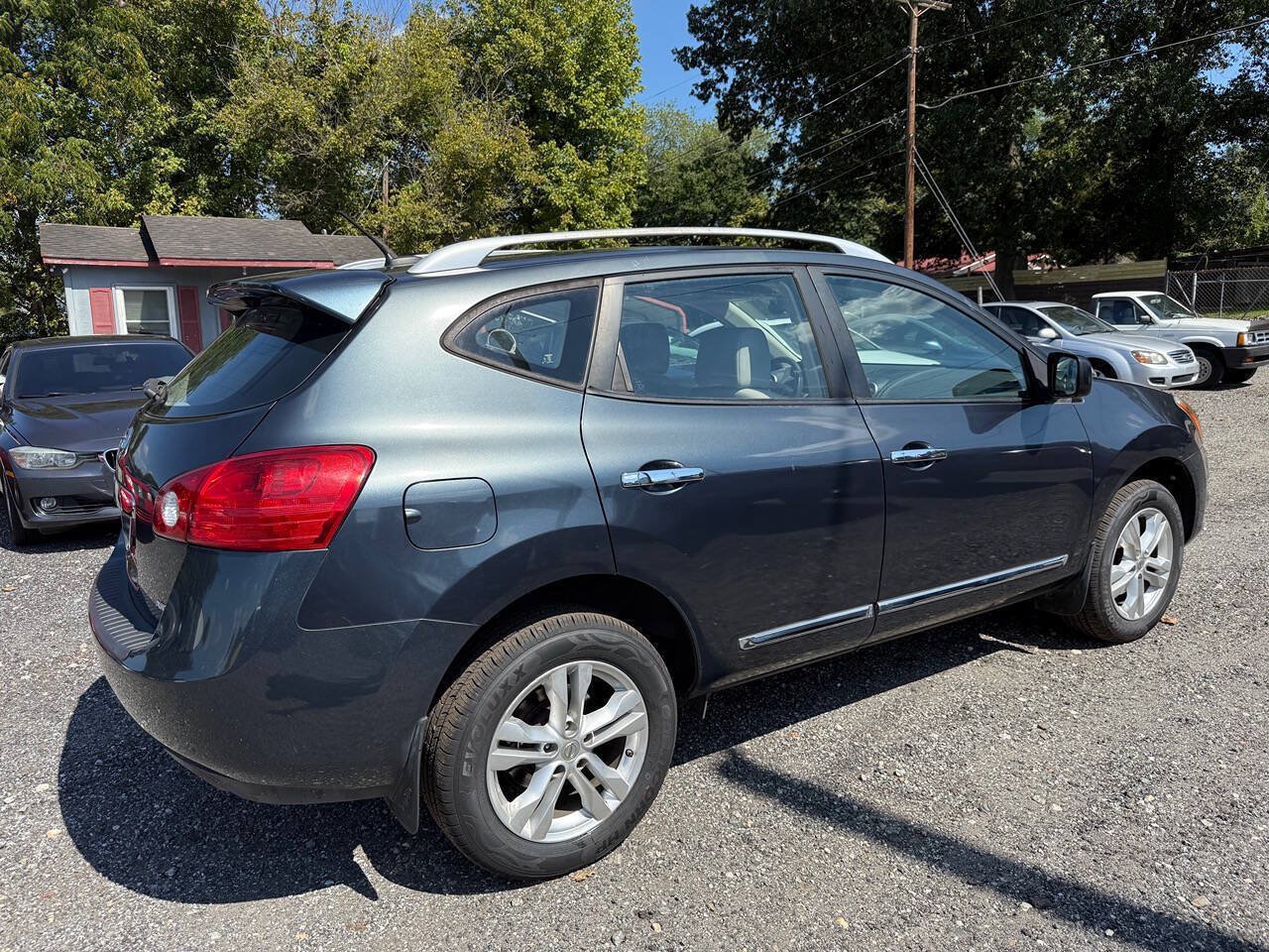 Used 2014 Nissan Rogue S w/ Convenience Package AWD/4WD image 9