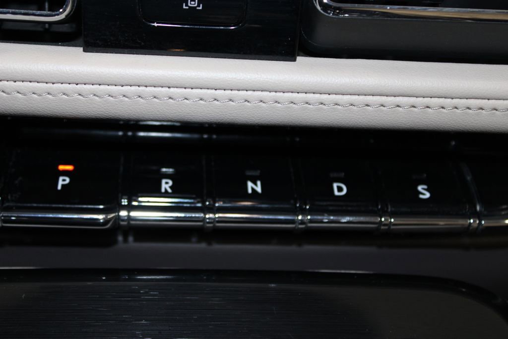 Used 2022 Lincoln Nautilus Reserve w/ Equipment Group 201A image 45