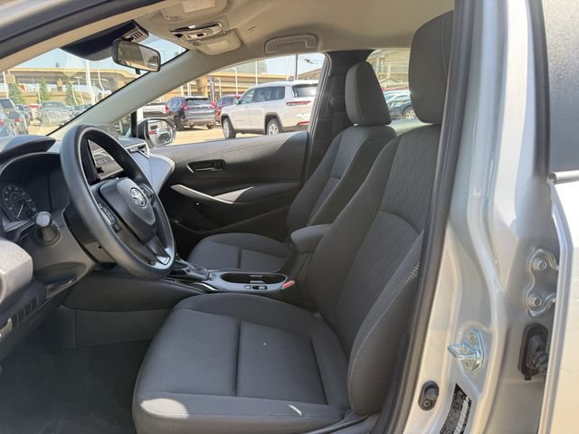 Used 2025 Toyota Corolla LE FWD image 25