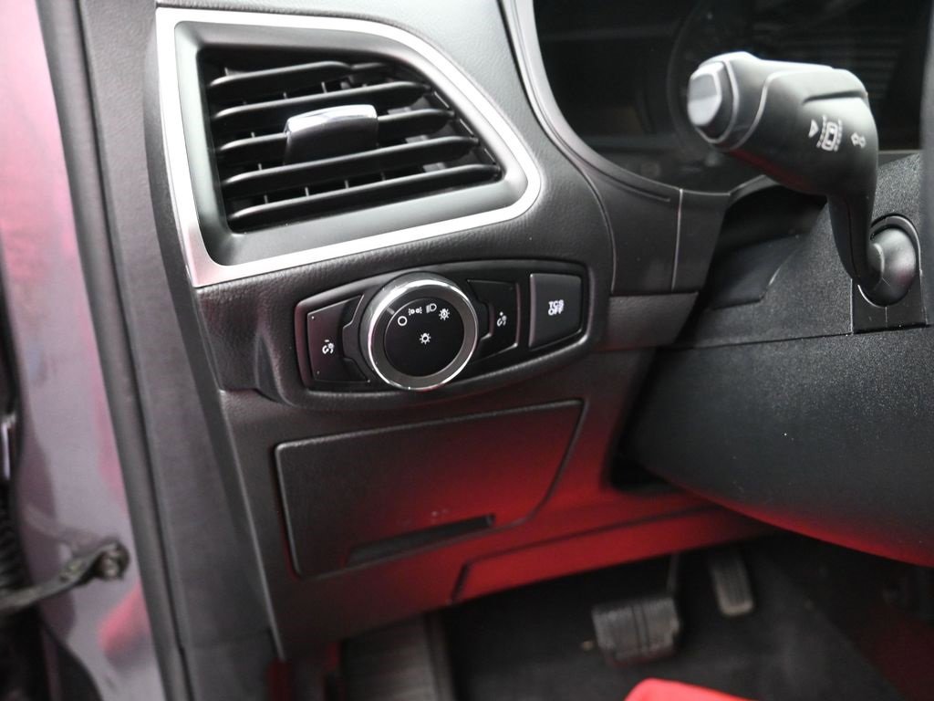 Used 2024 Ford Edge SEL image 13