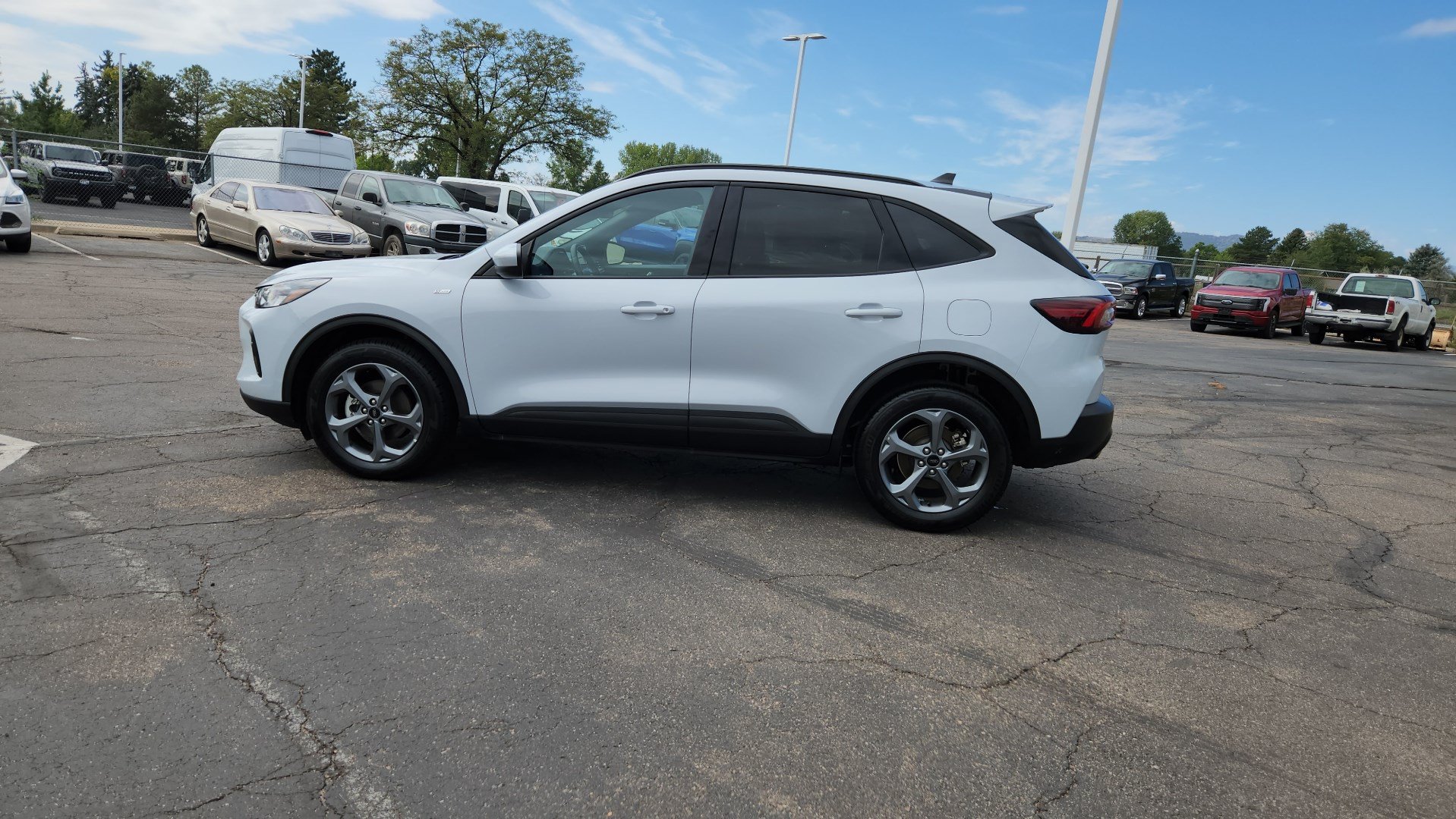 Certified 2025 Ford Escape ST-Line Select AWD/4WD image 5