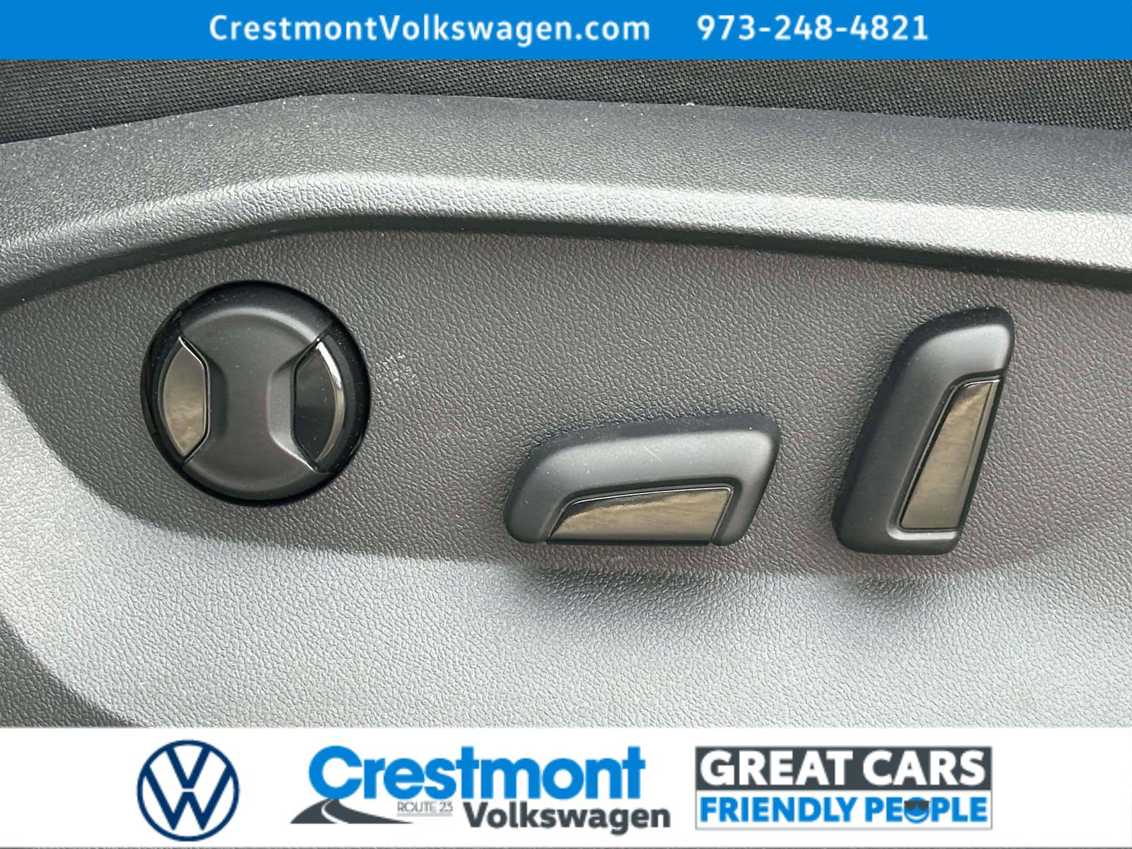 Certified 2022 Volkswagen Taos SE w/ Panoramic Sunroof Package image 14