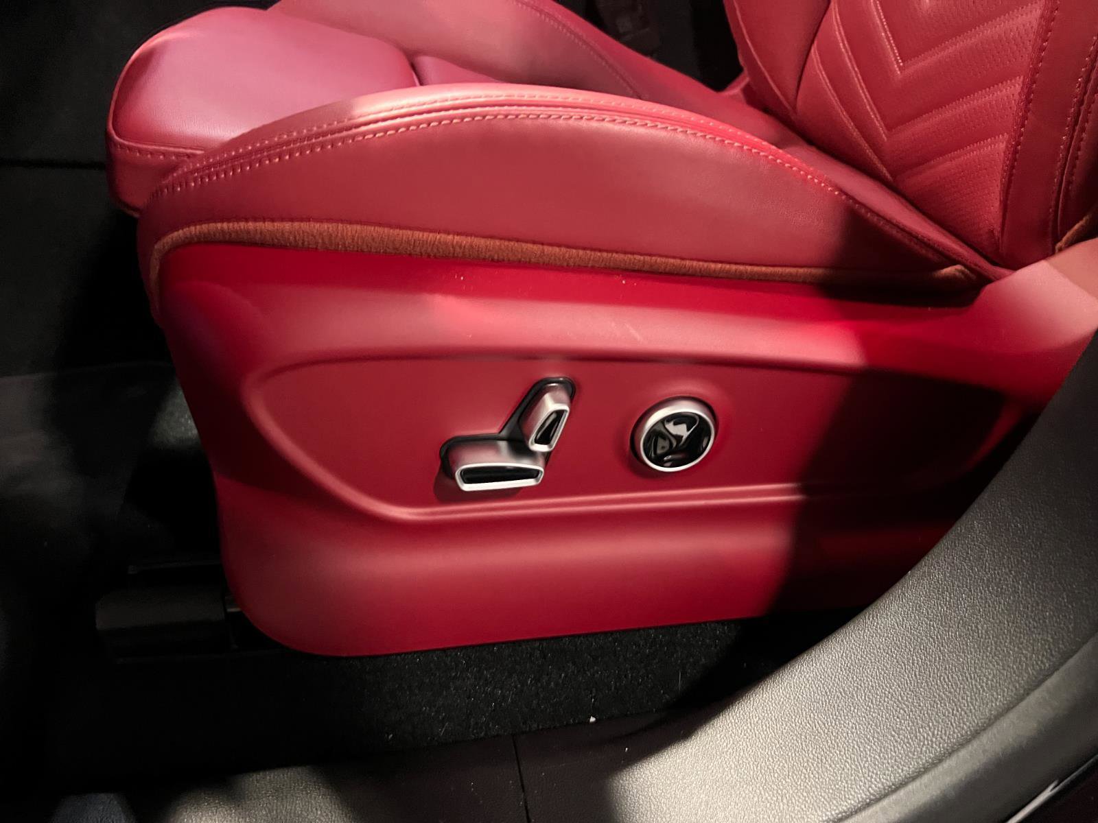 Used 2024 Maserati Grecale Trofeo image 27