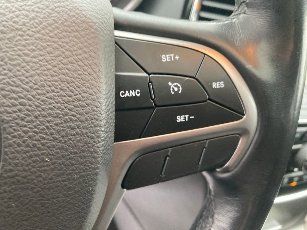 Used 2019 Jeep Grand Cherokee Altitude image 37