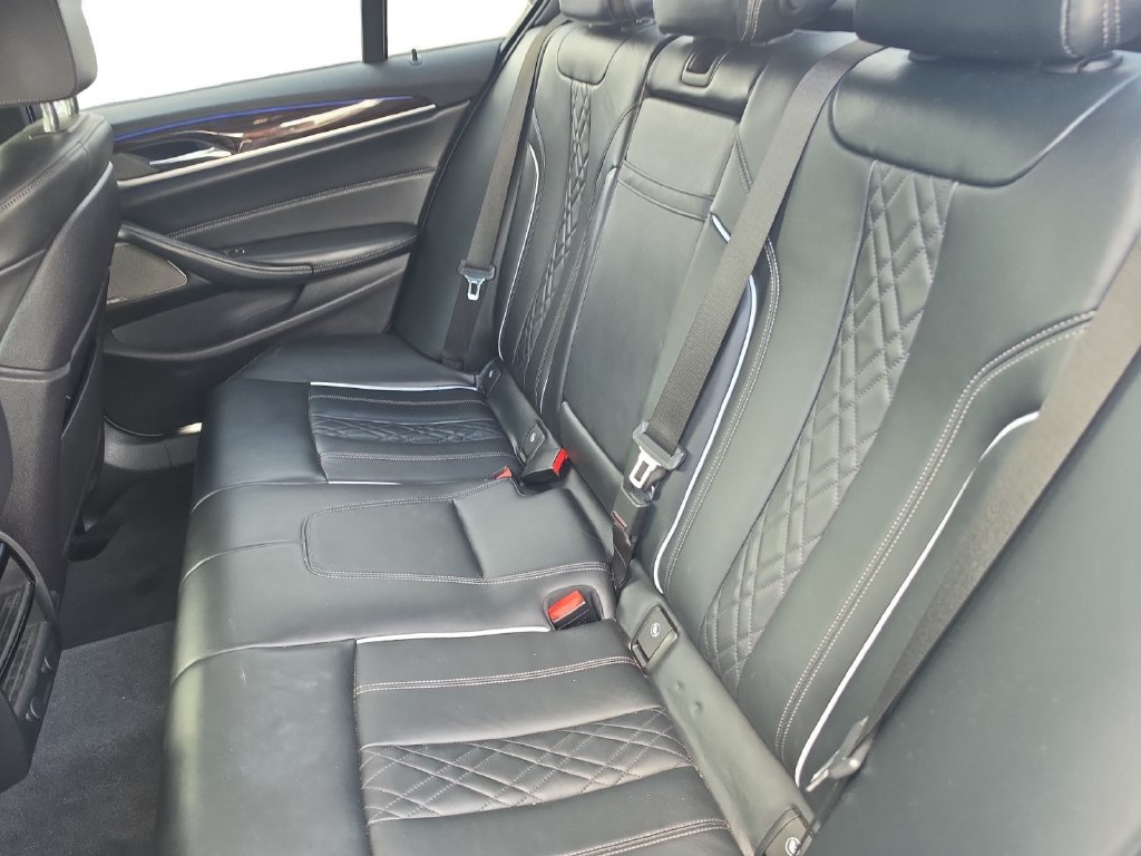 Used 2017 BMW 530i RWD image 13