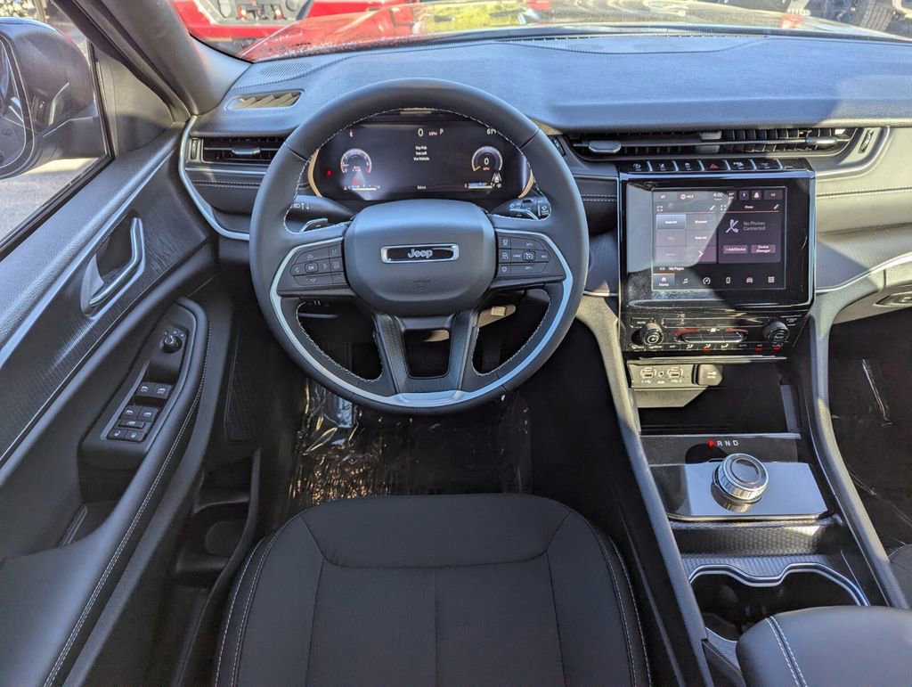 Used 2025 Jeep Grand Cherokee Laredo X w/ Trailer Tow Package image 21