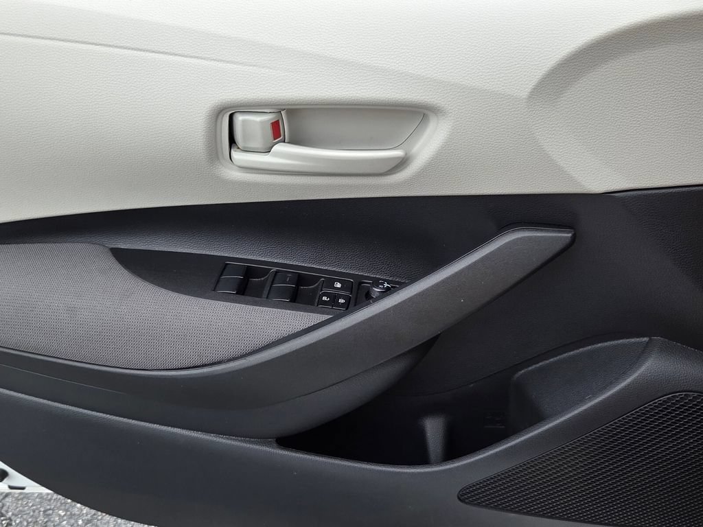Certified 2025 Toyota Corolla LE FWD image 27