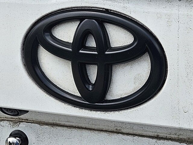 Used 2023 Toyota RAV4 LE AWD/4WD image 28