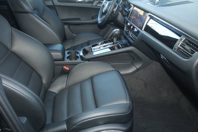 Certified 2026 Porsche Macan Base image 27