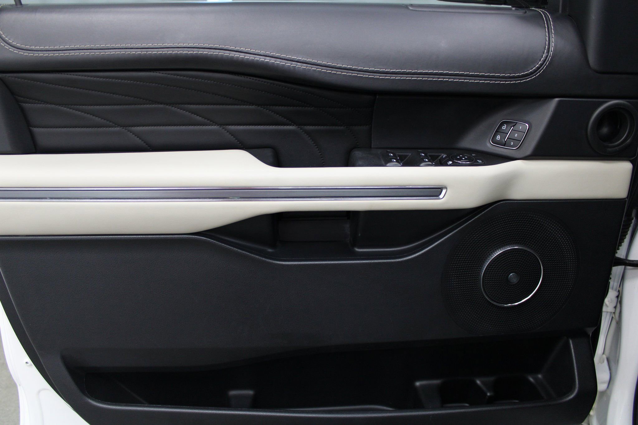 Used 2021 Ford Expedition Max Platinum image 15