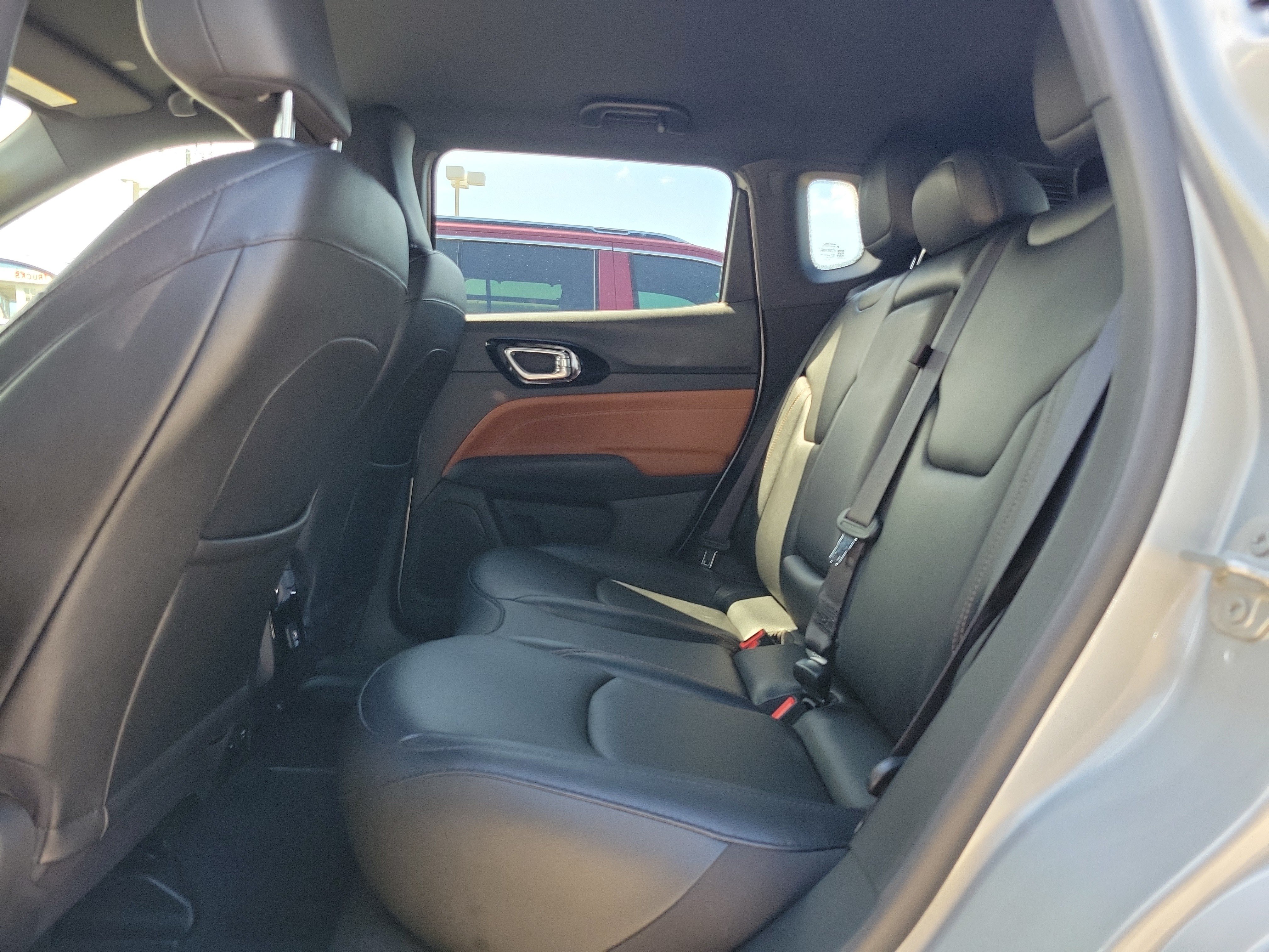 Used 2024 Jeep Compass Limited AWD/4WD image 8