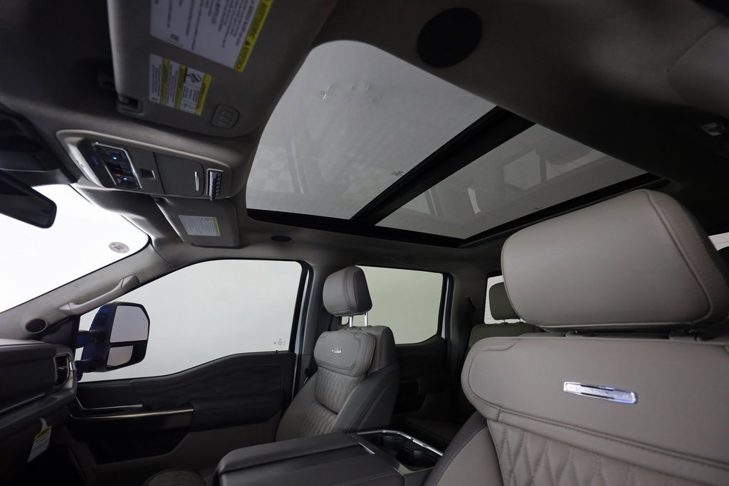 Used 2025 Ford F450 Platinum w/ Platinum Plus Package image 19