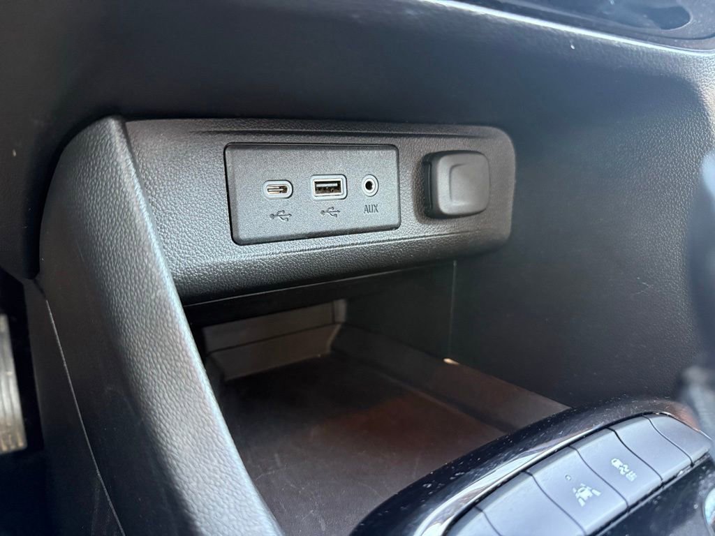 Used 2023 Buick Encore GX Select FWD image 18