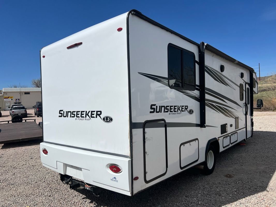 Used 2022 Ford E-450 and Econoline 450 Super Duty w/ Motorhome Prep Package image 5