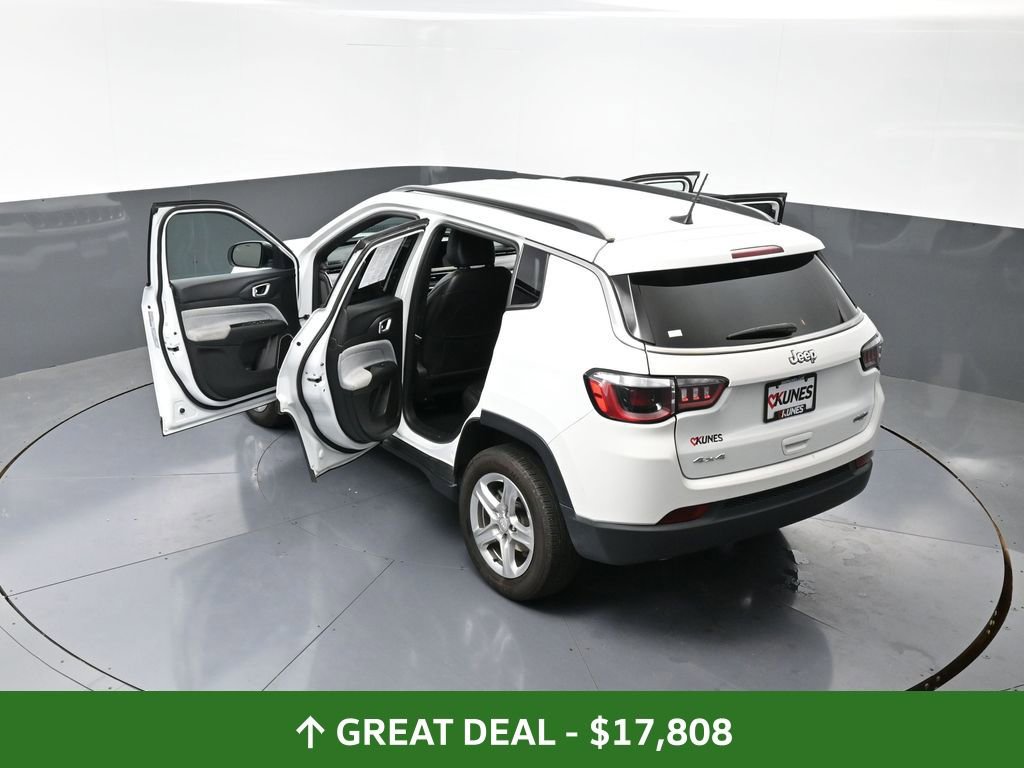 Used 2023 Jeep Compass Latitude image 62