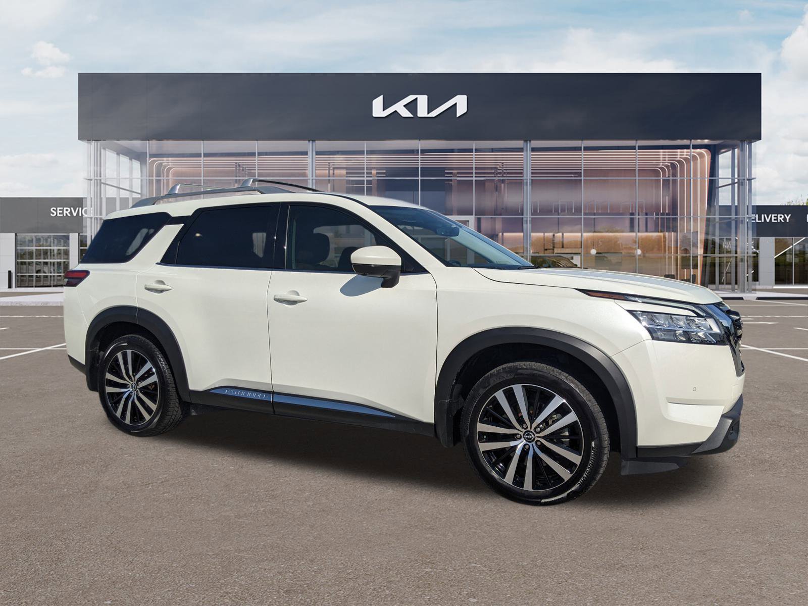 Used 2024 Nissan Pathfinder Platinum w/ Cargo Package image 2