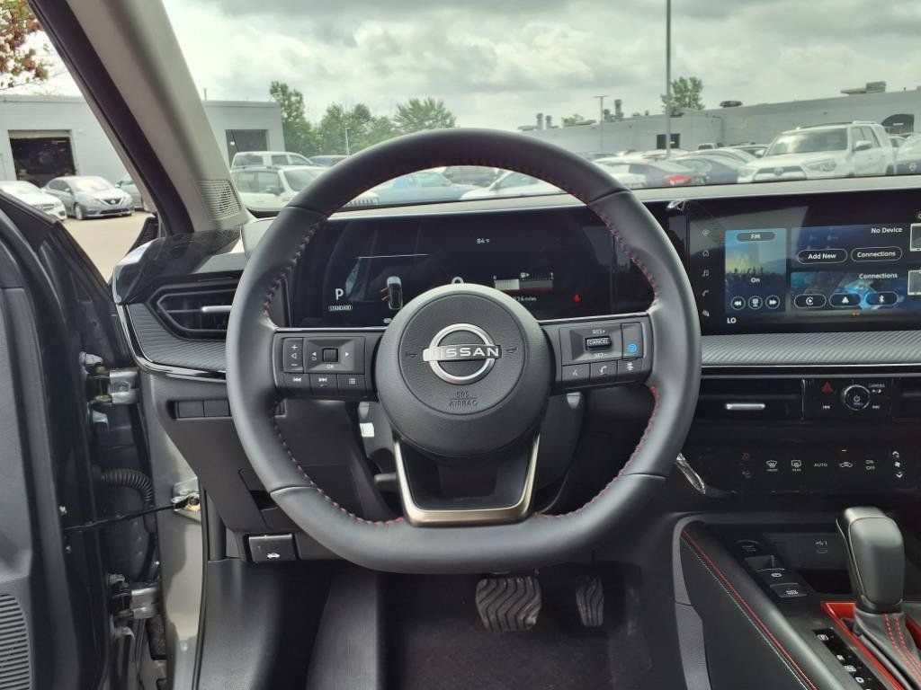 New 2025 Nissan Kicks SR AWD/4WD image 24