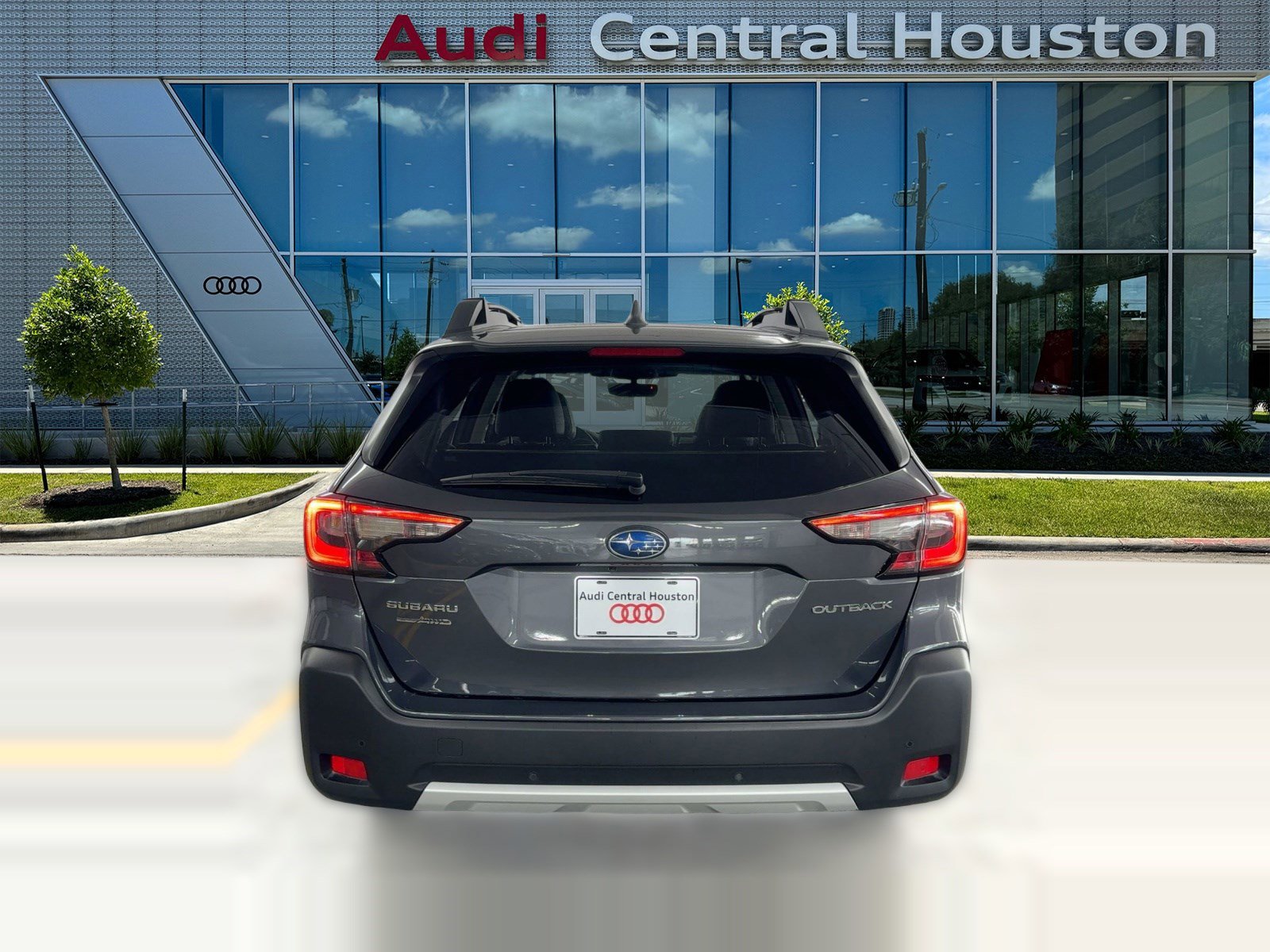 Used 2023 Subaru Outback Limited image 10