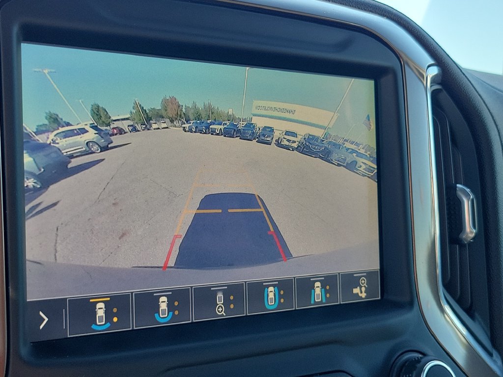 Used 2019 Chevrolet Silverado 1500 High Country w/ Technology Package AWD/4WD image 27