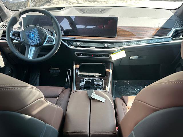 New 2026 BMW X5 xDrive50e image 6