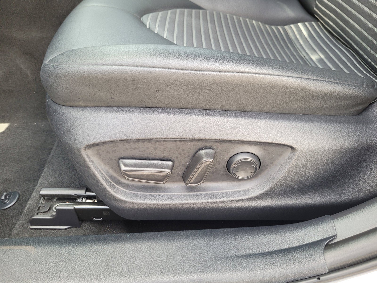 Used 2023 Toyota Camry SE w/ Convenience Package FWD image 12