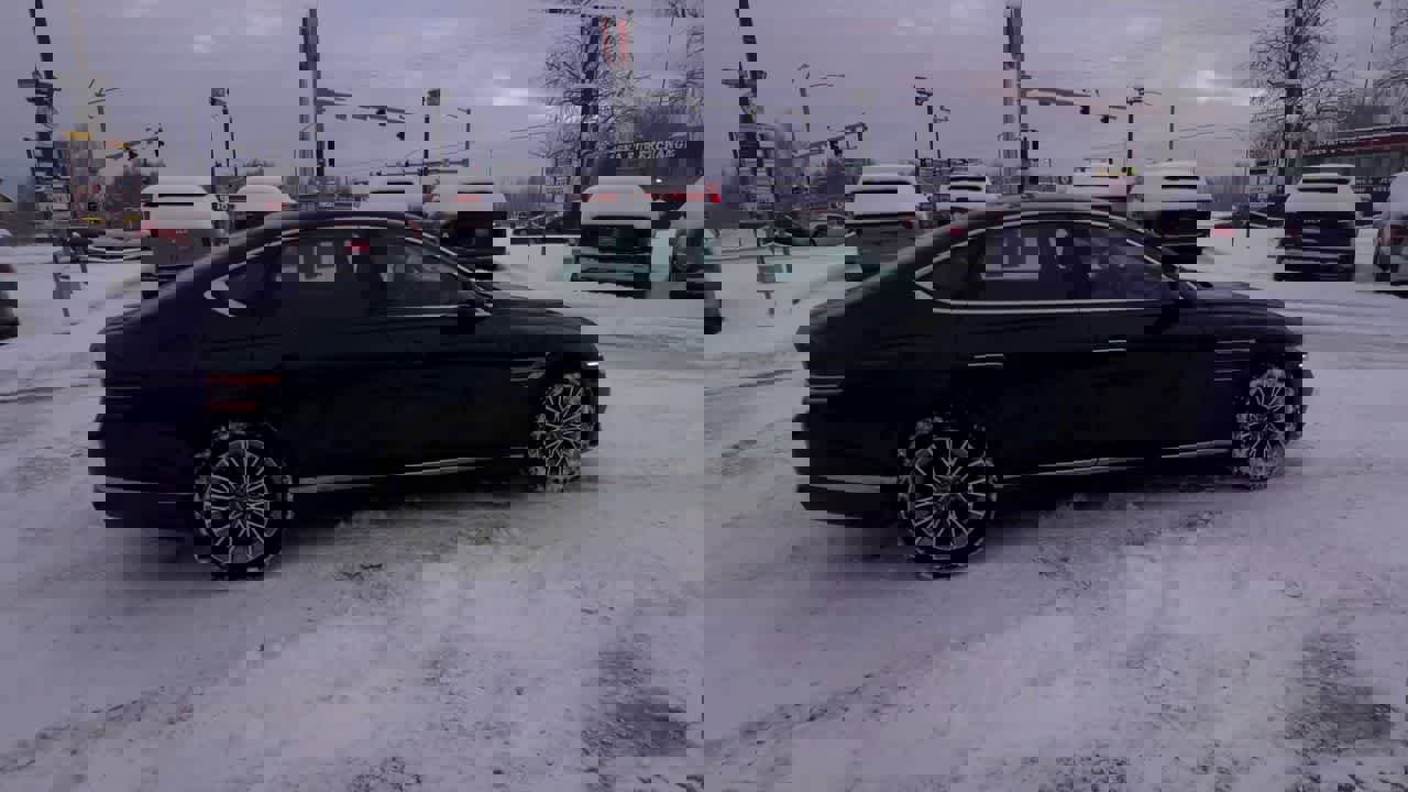 Used 2023 Genesis G80 2.5T image 9