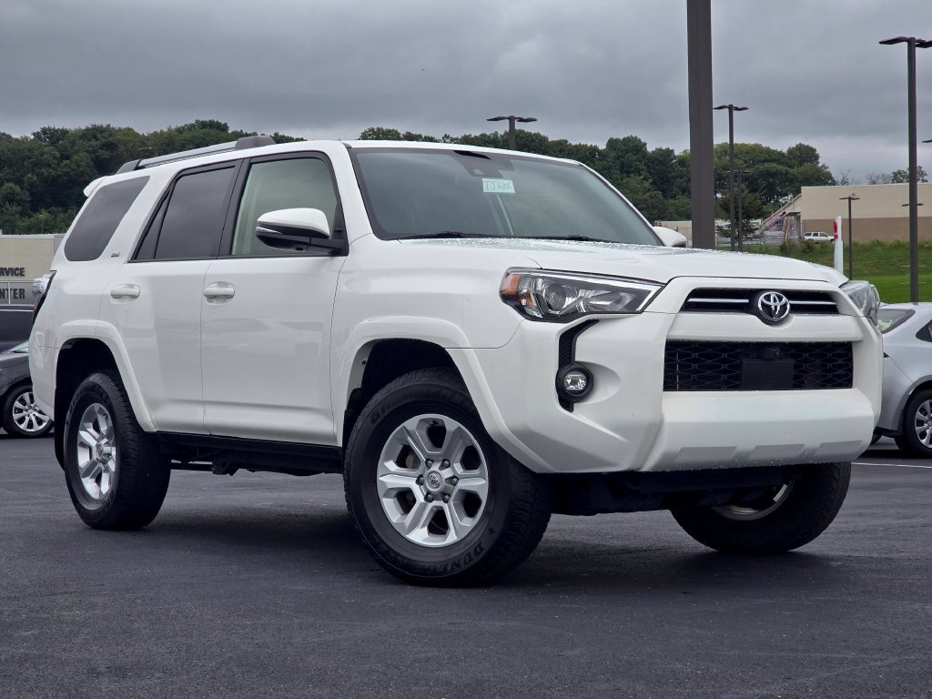 Used 2023 Toyota 4Runner SR5 Premium w/ Moonroof Package AWD/4WD image 2
